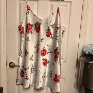 Rose silky feeling nightgown